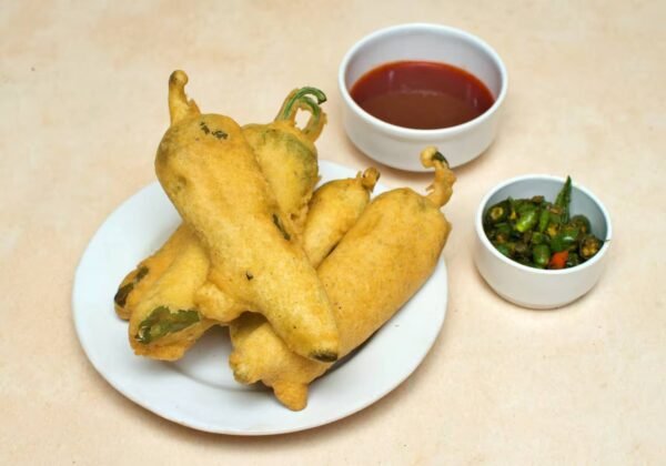 Mirchi Pakoda [6 Pieces]